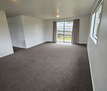 4 Bedroom Home on large Section. - Photo 1