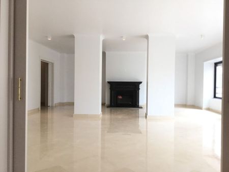 4 room luxury Flat for rent in Lisbon, Portugal - Photo 5