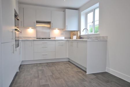 3 bedroom detached house to rent - Photo 4