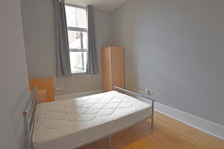 2 bedroom ground floor maisonette to rent - Photo 2