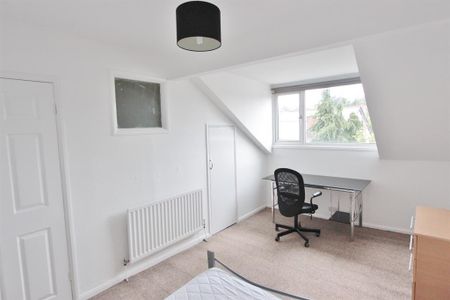 3 bedroom terraced house to rent - Photo 3