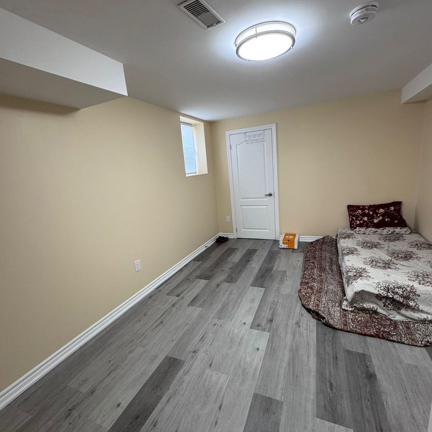 For Lease - 103 Browning Trail Unit# Basement, Barrie, Ontario - Photo 1