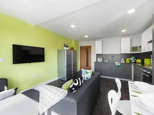 Standard Ensuite - Photo 1