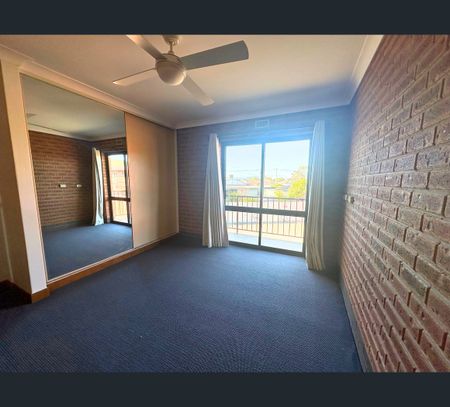 10/2 McKibbin Court, Wodonga, Vic 3690 - Photo 4