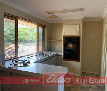 EASY LIVING IN CUL DE SAC LOCATION! - Photo 3