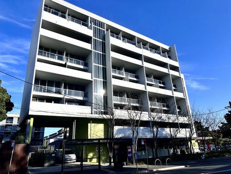 Conveniently located 2 bedroom split level , fully furnished unit for lease - Photo 3