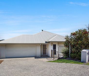 Modern 3 bedroom Air Conditioned Corner Duplex In Great Location - Photo 1