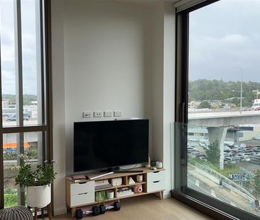 Gorgeous Near New 1 Bedroom 1 Bathroom - Photo 2