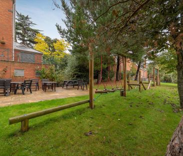 5 bedroom detached house to rent - Photo 4