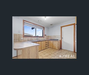 Welcome to 21 Strickland Avenue! - Photo 1