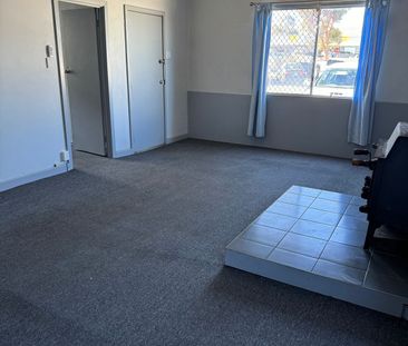 QUAINT HOME IN A CENTRAL LOCATION - Photo 2