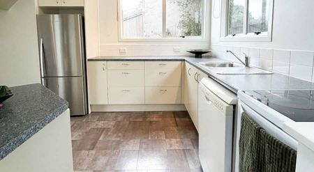 THREE BEDROOMS IN WESTOWN - Photo 4