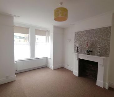 2 bedroom maisonette - Photo 2