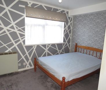 Nursery Lane, Halifax - Photo 2