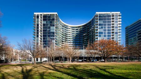 Manhattan on the Park - Photo 2