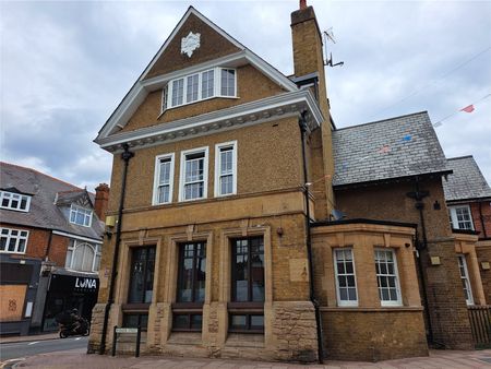 High Street, Weybridge, KT13 flat to rent - Photo 3
