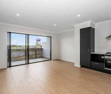 Well-Presented Townhouse Opposite the Park - Photo 1