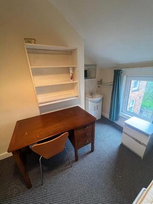 Serviced Room, Room 7, 7 Malone Avenue, Belfast, BT9 6EN - Photo 1