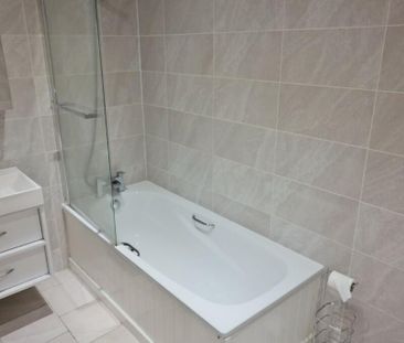 2 bedroom ground floor flat to rent - Photo 4