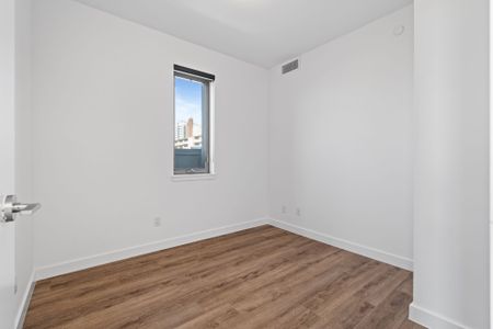 For Lease - 109 Vaughan Road Unit# 804, Toronto, Ontario - Photo 3