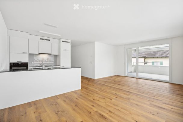 Moderne 3.5-Zimmer-Neubau-Wohnung direkt beim Bahnhof Kapf - Photo 1