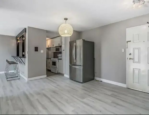 heart of Betline! 2 bed 1 bath | 708 - 924 14 Avenue Southwest, Calgary - Photo 1