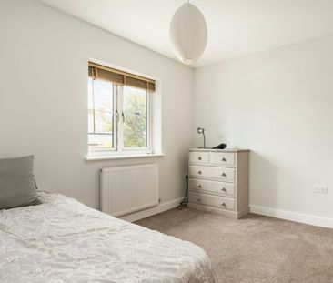 Semi-detached house to rent on - Photo 5