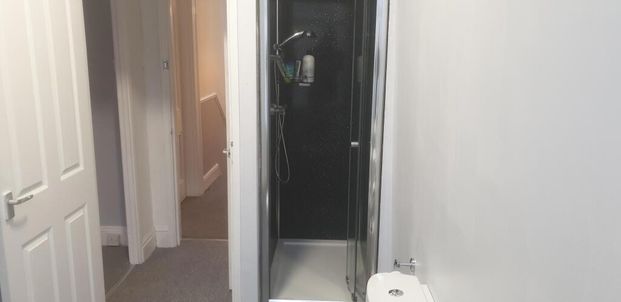 35 Seymour Avenue - Photo 1