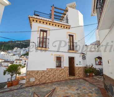 Townhouse in Sayalonga, Inland Andalucia at the foot of the mountains - Photo 4