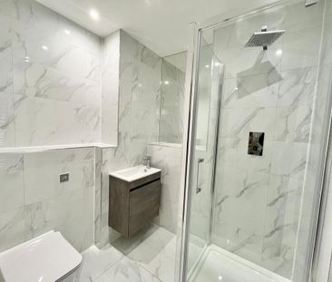 1 bedroom in a flat share to rent - Photo 5