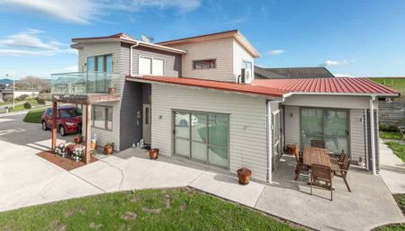 Available now - Photo 3