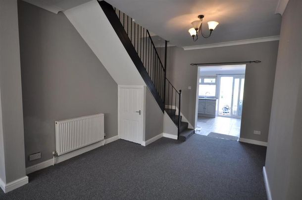 2 bedroom terraced house to rent - Photo 1