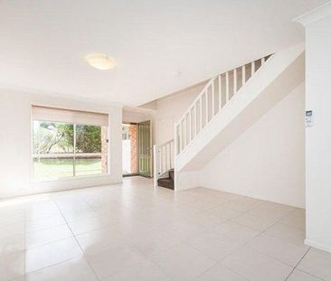 Stunning townhouse - perfect in every way! - Photo 1