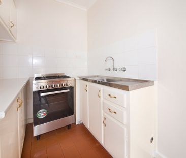 Perfect Location! - Photo 5