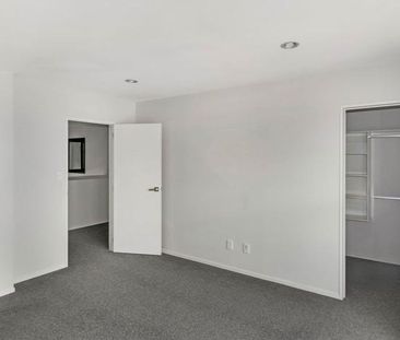 Two story home! - Photo 6