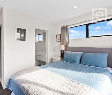 Stand Alone Townhouse - Photo 3