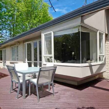 Sunny & Spacious Meadowbank Home - Photo 1