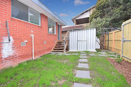 Neat & Cosy Home in a Quiet Court Setting - Photo 4