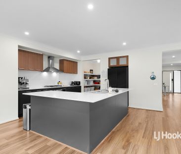 3 Maplewood Circuit, Truganina VIC, Belconnen - Photo 1