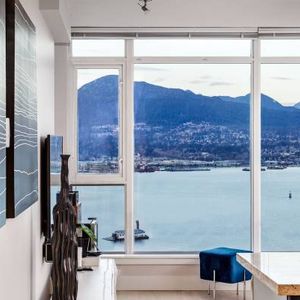 Luxury 2 bdr + Den, 2 bath with Mesmerizing Ocean & Mountain Views - Photo 3