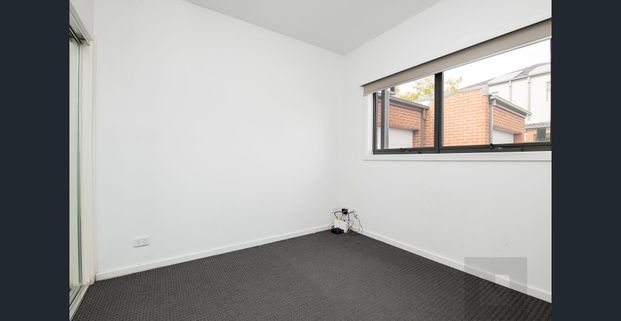 Well Positioned and Convenient! - Photo 1