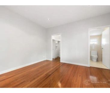 “Large 5 Bedroom Family Home - Catchement Zone for New Dutton Park ... - Photo 4