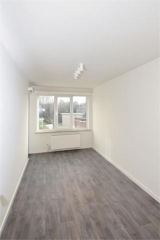 Instapklaar appartement met twee slaapkamers én lift te Deurne - Photo 2