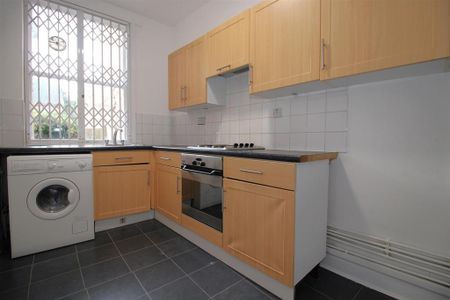 Studio to rent - Photo 3