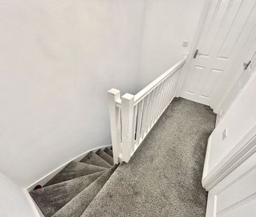 Broome Way, Galley Common, CV10 - Photo 5