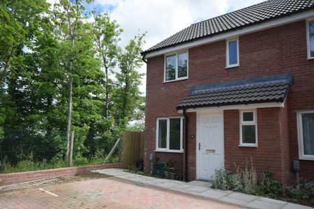 3 bedroom semi-detached house to rent - Photo 3