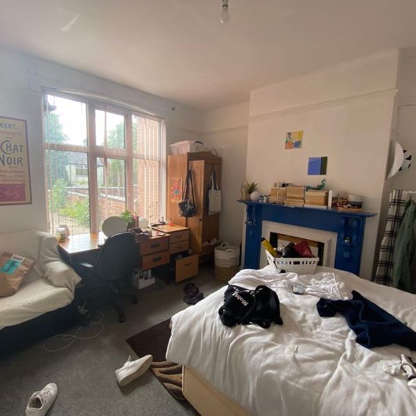 Harlaxton Drive Lenton, Nottingham - Photo 1