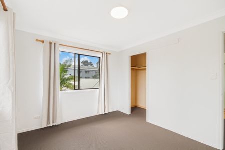 NEAT TWO BEDROOM UNIT - Photo 2