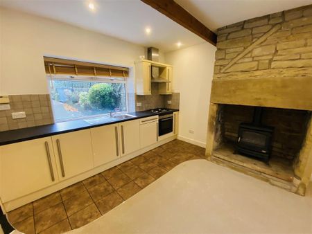 2 bedroom terraced house to rent - Photo 4