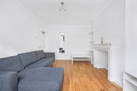 3 bedroom flat to rent - Photo 3